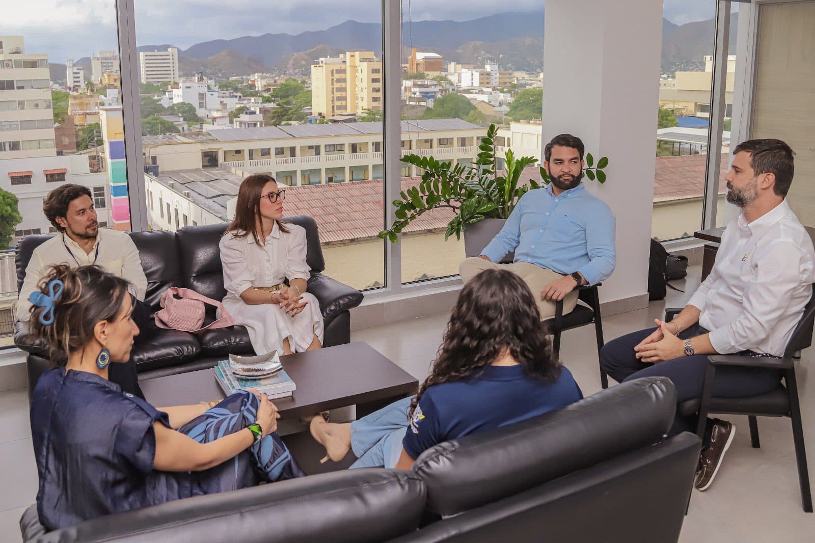 Cámara de Comercio de Santa Marta lidera la articulación empresarial en transición energética