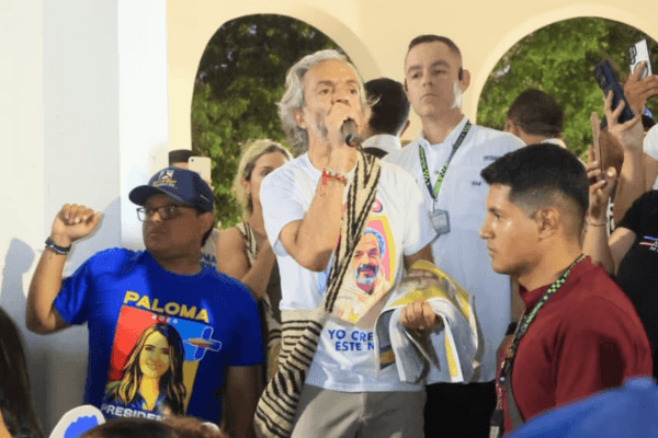 Juan Daniel Oviedo llega a Santa Marta con promesas de agua, seguridad y empleo formal