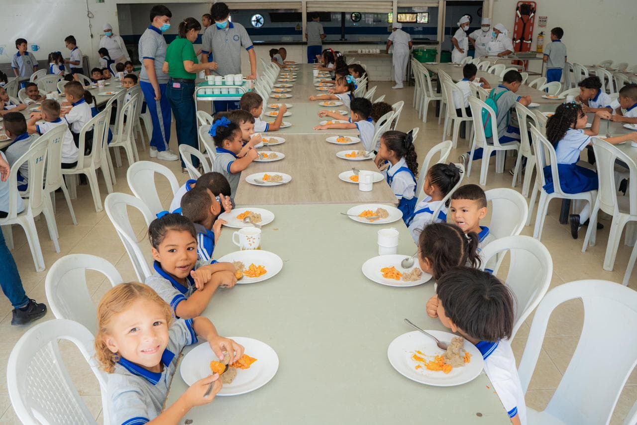 Santa Marta expande su programa de alimentación escolar con mira a llegar a todos los estudiantes