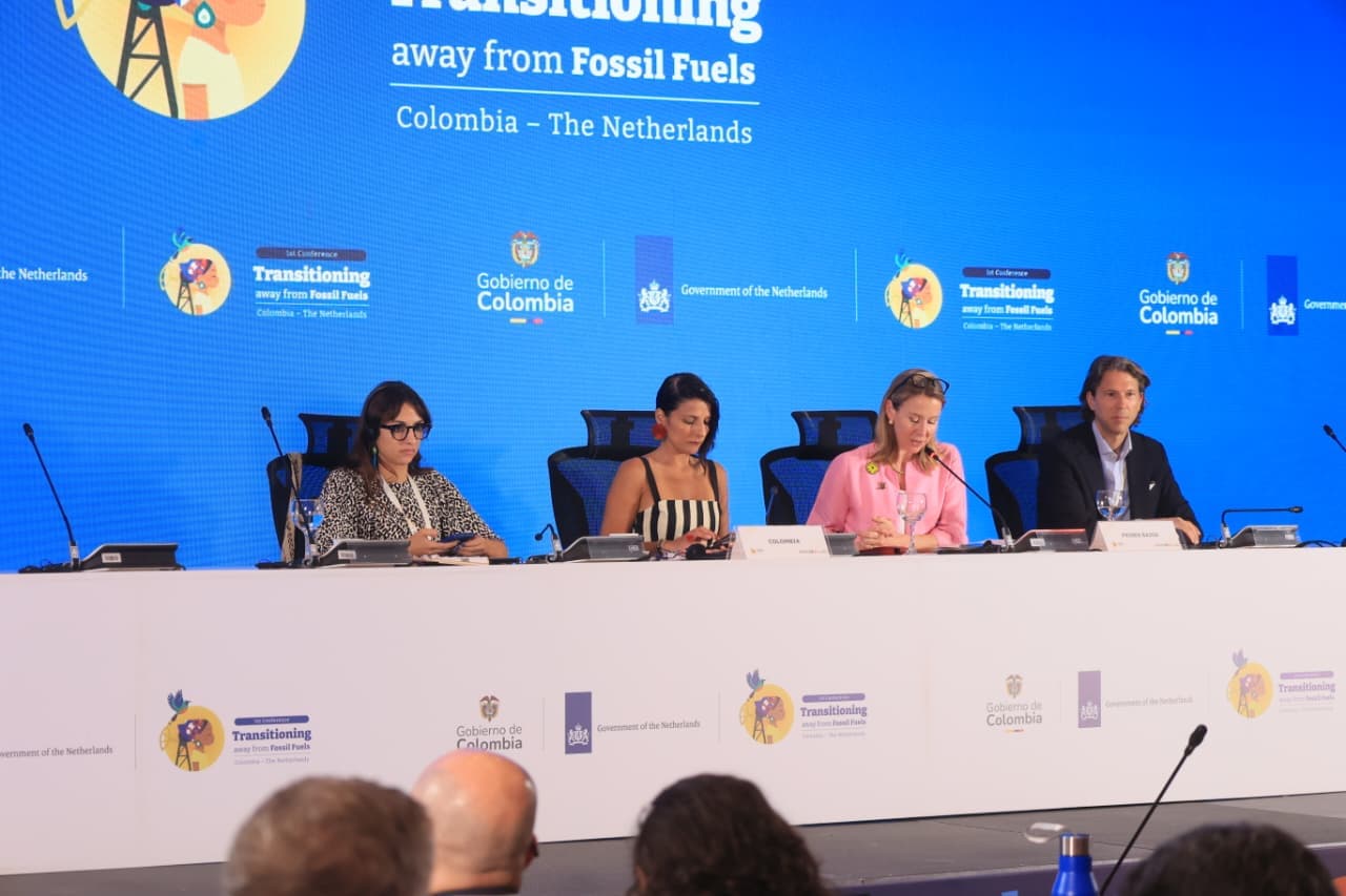 Santa Marta abre conferencia global para dejar atrás los combustibles fósiles