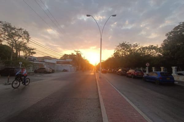 Santa Marta se calienta: viernes de 31°C y sol intenso en la ciudad