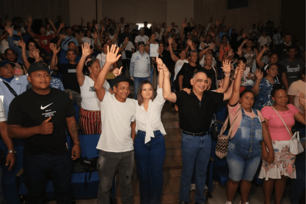 Santa Marta entrega 429 títulos de vivienda y ya beneficia a más de 1.500 familias