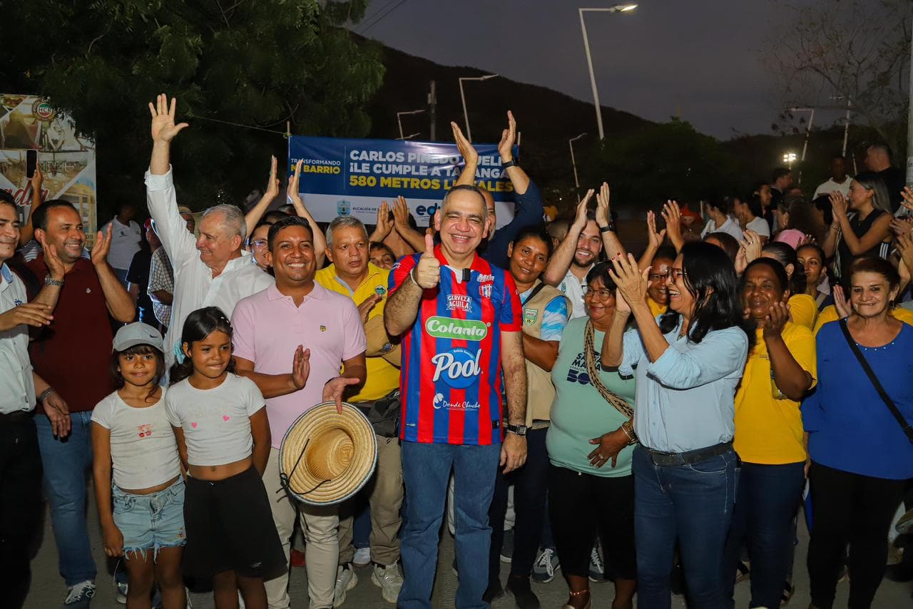 Santa Marta pavimenta nueva vía en Taganga con inversión superior a 2 mil millones