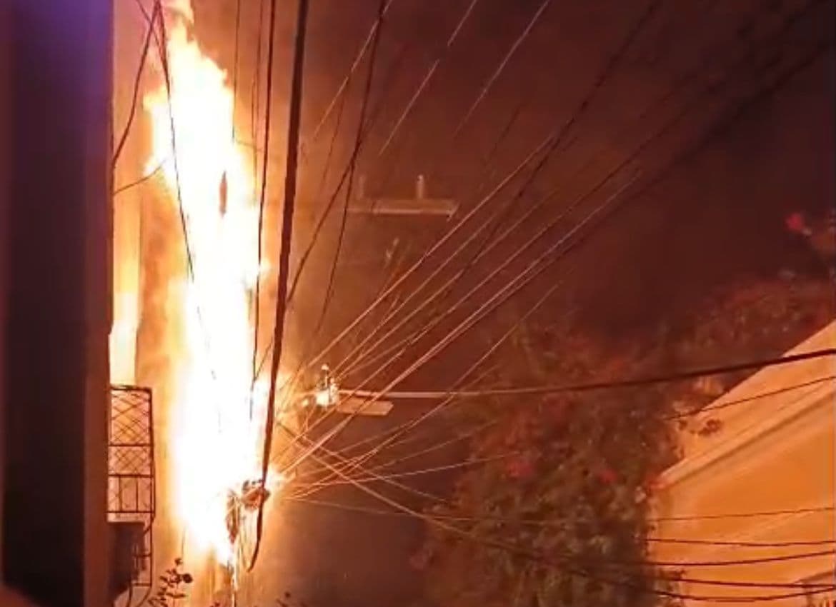 Incendio en el Centro Histórico de Santa Marta genera alarma entre residentes y comerciantes