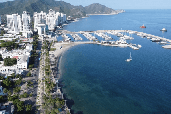 Santa Marta brinda este martes: sol, brisa fuerte y playa sin lluvia a la vista