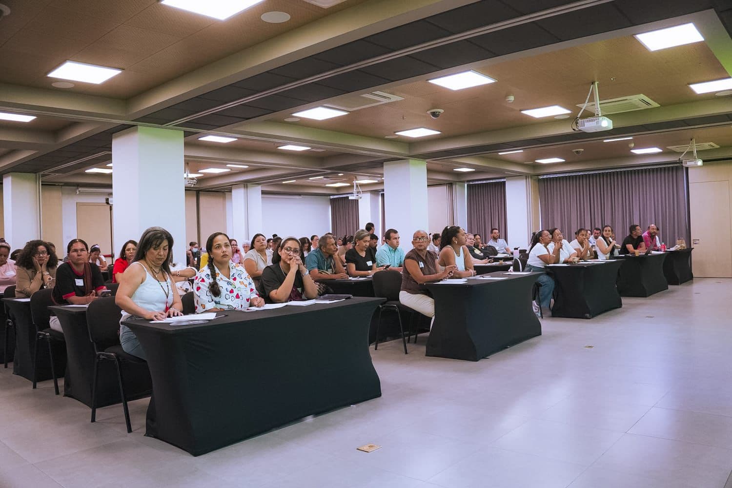 Santa Marta capacita a más de 370 emprendedores en finanzas y negocios a través de 'Eleva 500+'