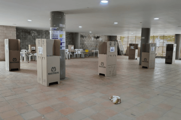 Santa Marta lista para las urnas: instituciones educativas ya tienen mesas electorales instaladas