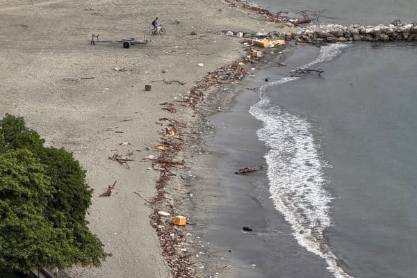 Los Cocos sigue llena de basura en Santa Marta sin justificación de lluvias
