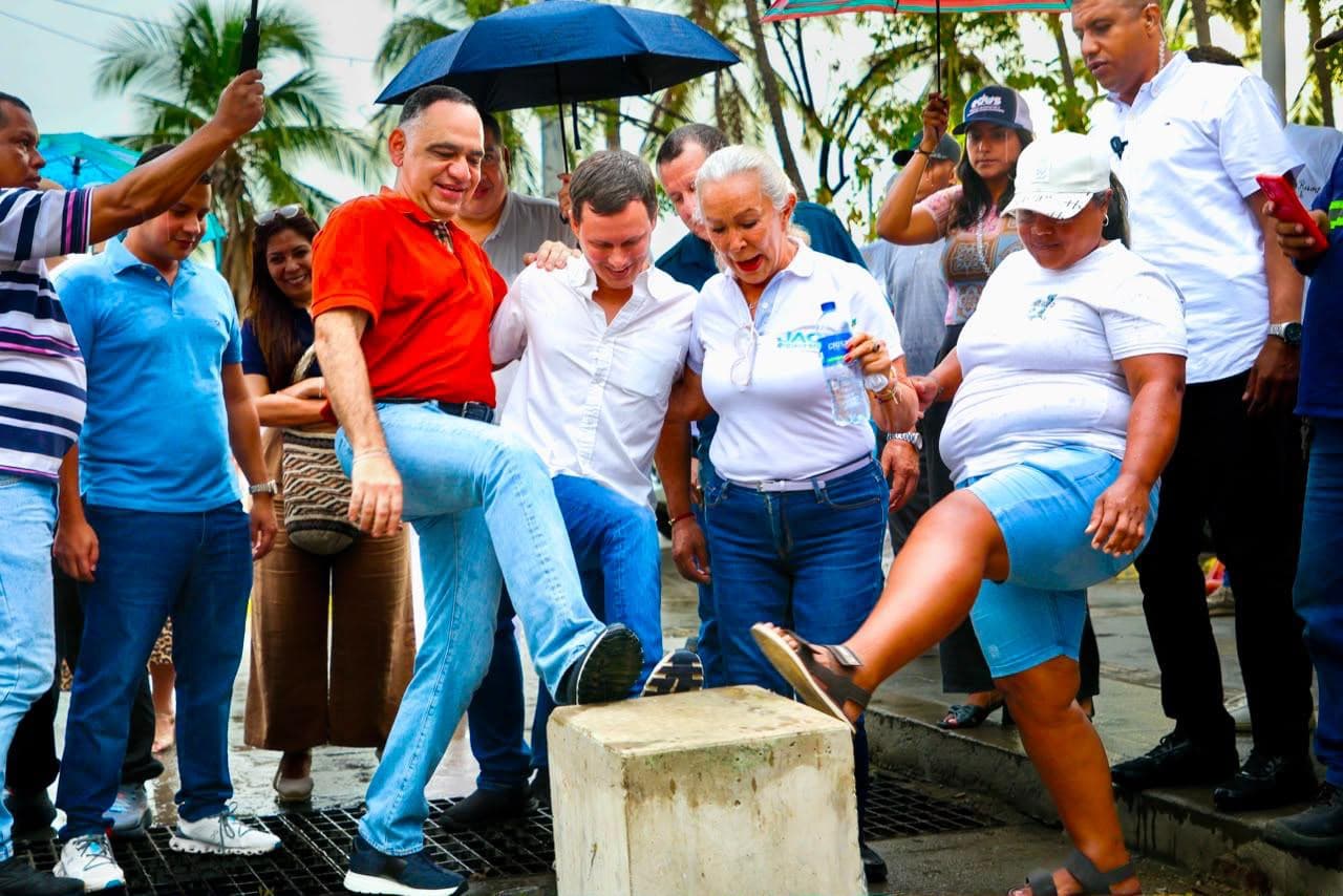 Alcalde Pinedo comienza la recuperación de la Carrera Primera en El Rodadero