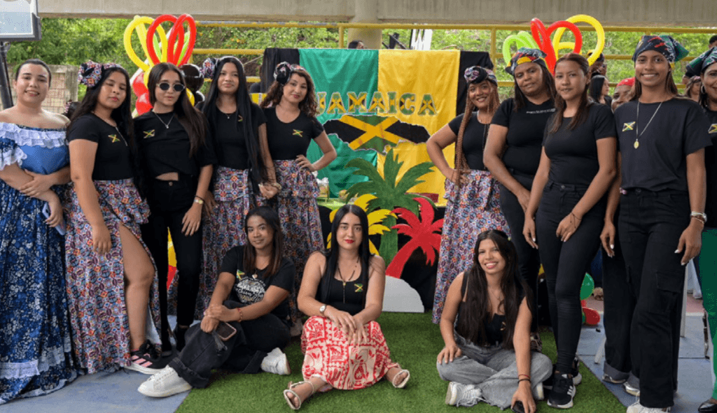 Uniguajira celebra el idioma con inglés, español y wayuunaiki en jornada lúdica