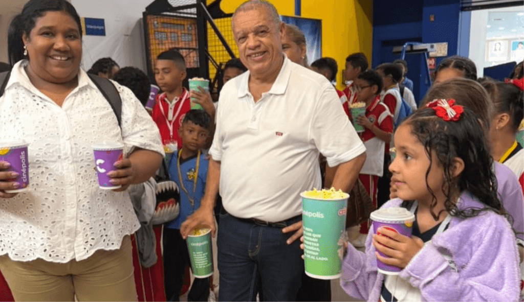 Distracción premia a sus mejores estudiantes con jornada de cine en Valledupar