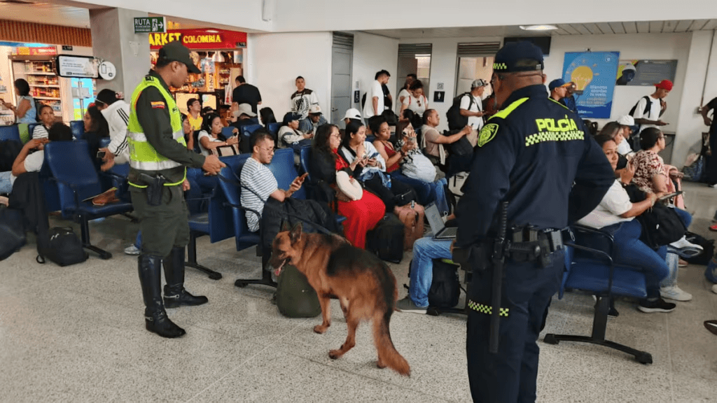 Policía refuerza seguridad en aeropuerto de Montería con tecnología biométrica de punta