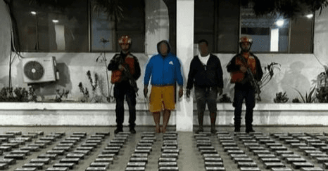 Armada y Fuerza Aeroespacial incautan 500 kilos de cocaína en aguas de La Guajira