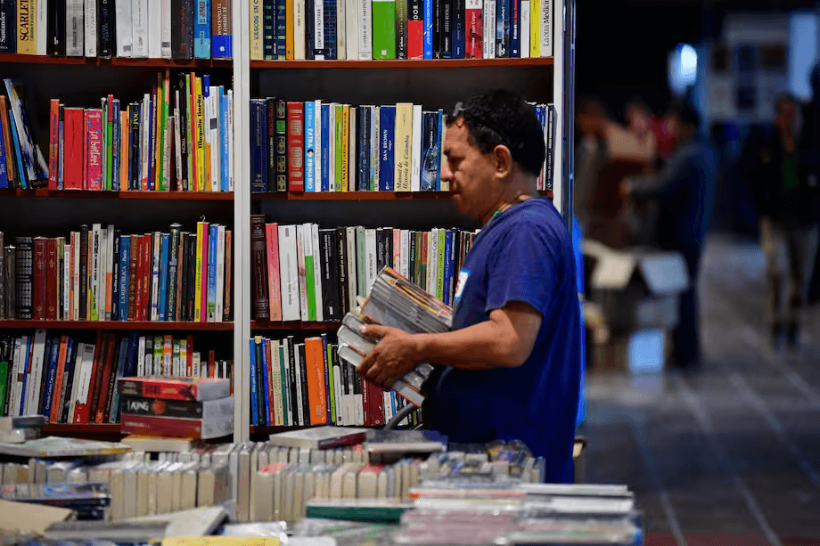 Los colombianos prefieren libros de autoayuda: quieren cambiar sus vidas
