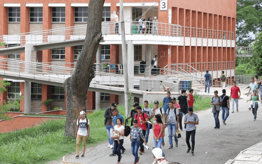 Universidad de Sucre busca resolver crisis tras polémicas sobre salarios de docentes