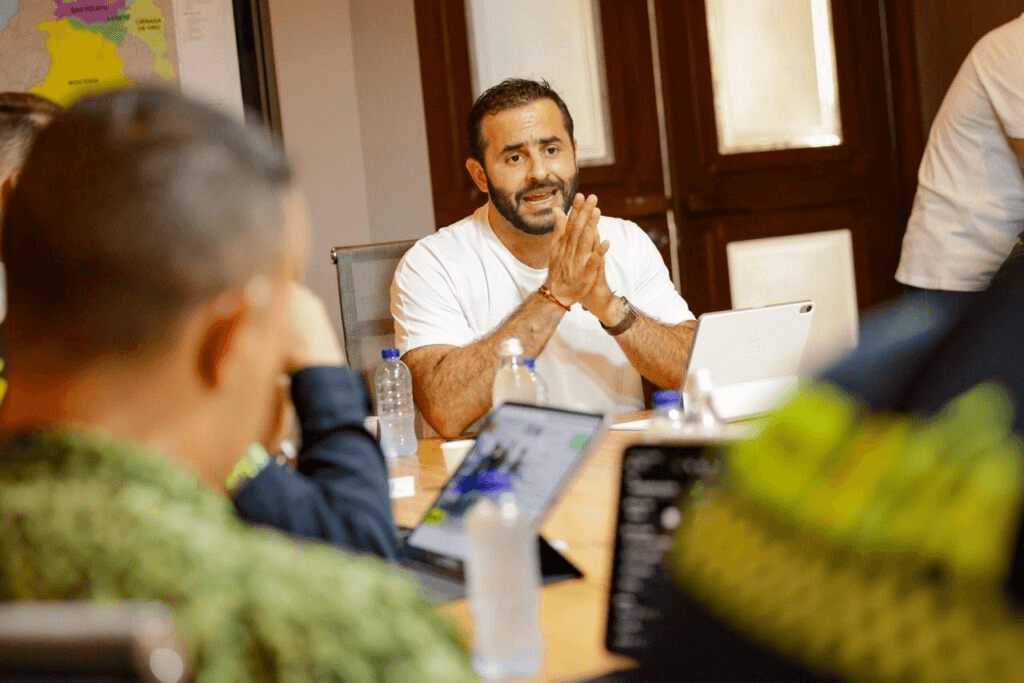 Gobernador de Córdoba exige acciones inmediatas contra violencia que deja decenas de muertos