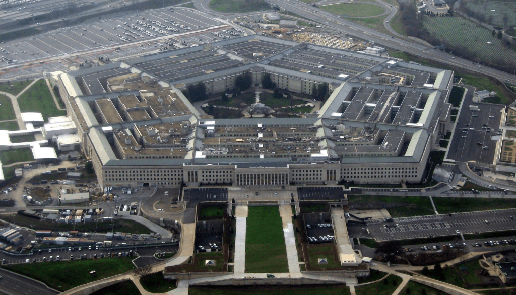 Google se alía con el Pentágono para usar su IA militar, mientras empleados protestan por ética