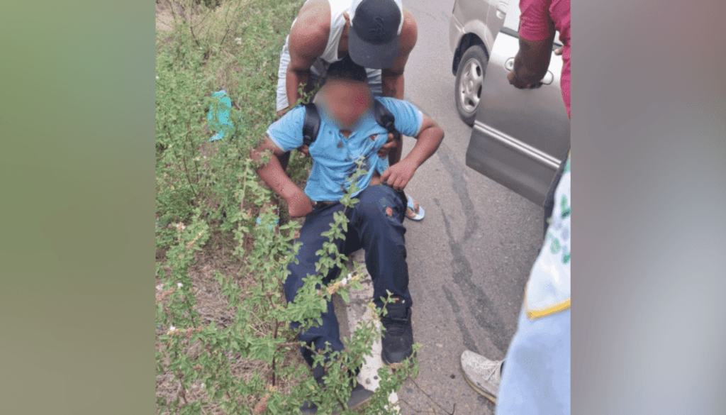 Estudiante gravemente herido al volcarse en moto en zona rural de Riohacha
