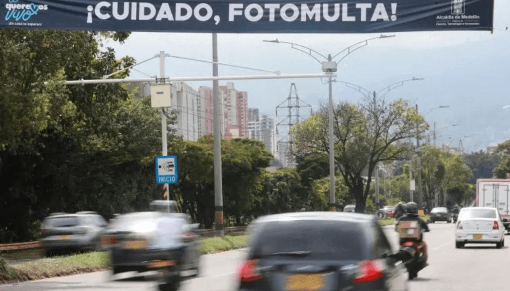 Gobierno anula fotomultas en 37 ciudades: ya puede reclamar devolución de dinero