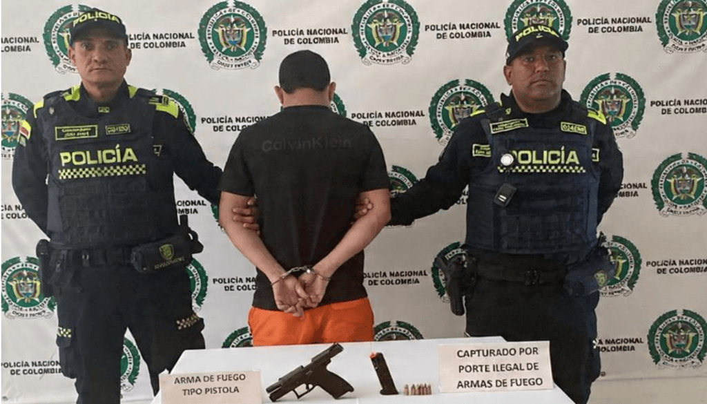 Capturan a un hombre con pistola sin permiso en Riohacha durante patrullaje policial
