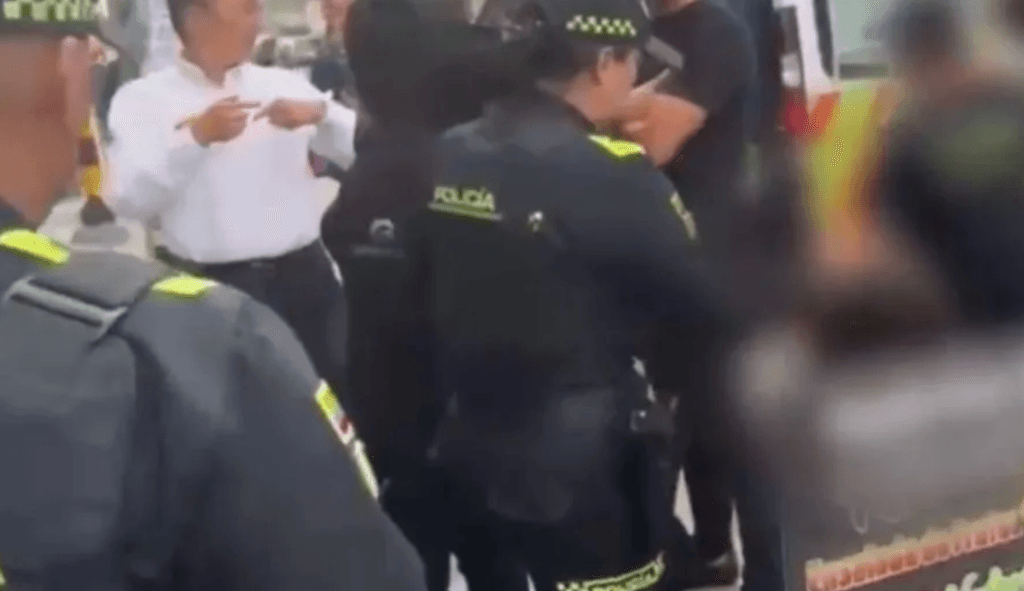 Policía de Infancia en el ojo del huracán: concejal denuncia que obligan a uniformados a pagar reparaciones