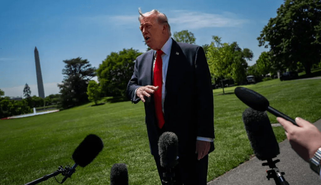 Trump gira hacia la regulación: evalúa supervisión gubernamental antes de lanzar modelos de IA