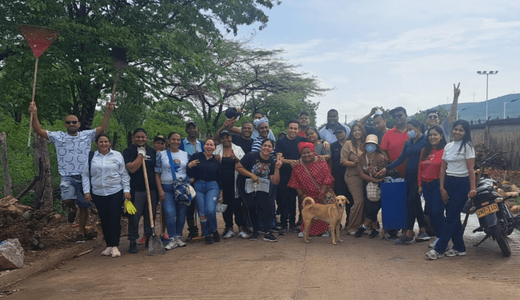 Hatonuevo se une en jornada de limpieza: Corpoguajira y la Alcaldía trabajan juntas por el ambiente