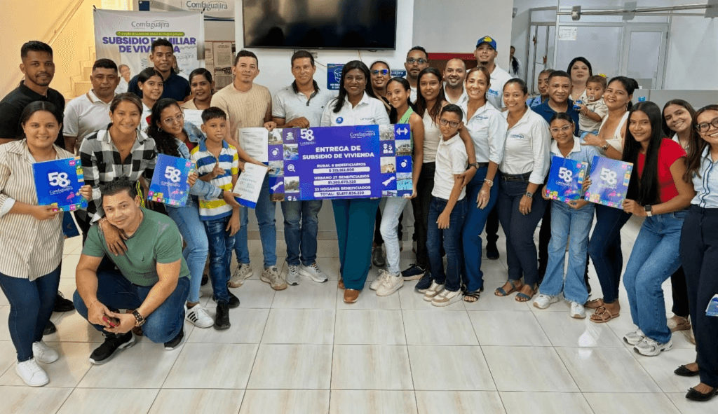 Comfaguajira entrega casi 1.618 millones en subsidios de vivienda a 33 familias guajiras