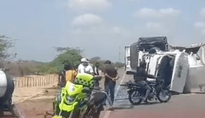 Choque entre dos camiones en vía Santa Marta-Camarones sin heridos