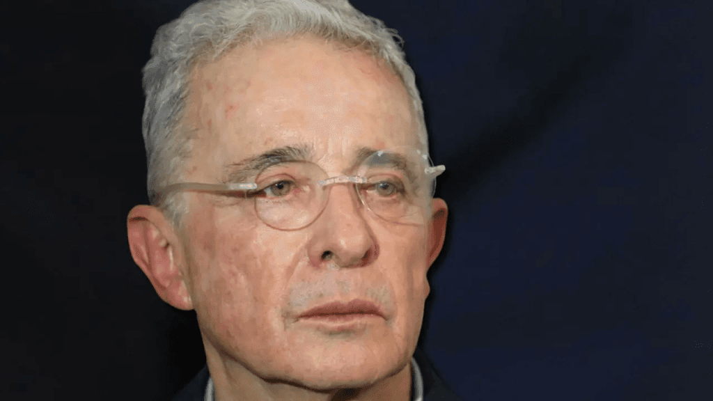 Uribe denuncia que cinco grupos armados obligan a votar por Cepeda en La Guajira