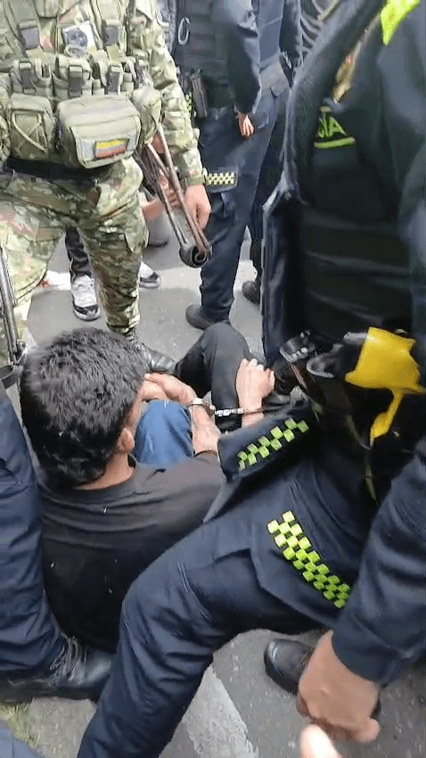 Exagente de policía captura dos delincuentes cuando intentaban asaltar en Bello