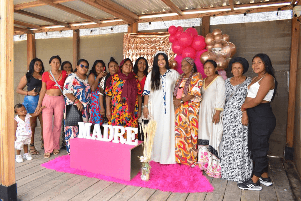 Sandy Marcela Palacio genera expectativa de cambio político en Manaure tras homenajear a madres del municipio
