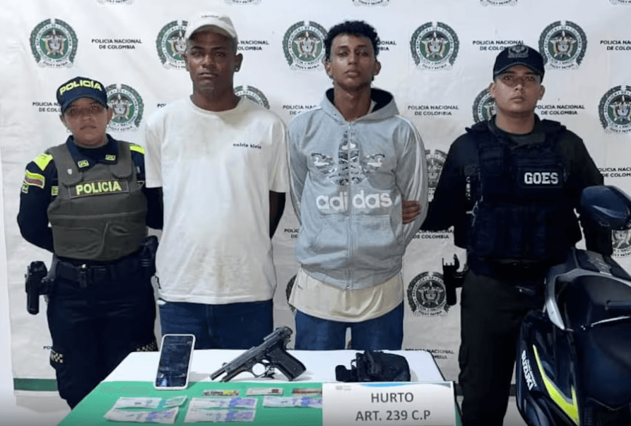 Dos jóvenes van a prisión por asaltar restaurante en Arjona con arma de fuego