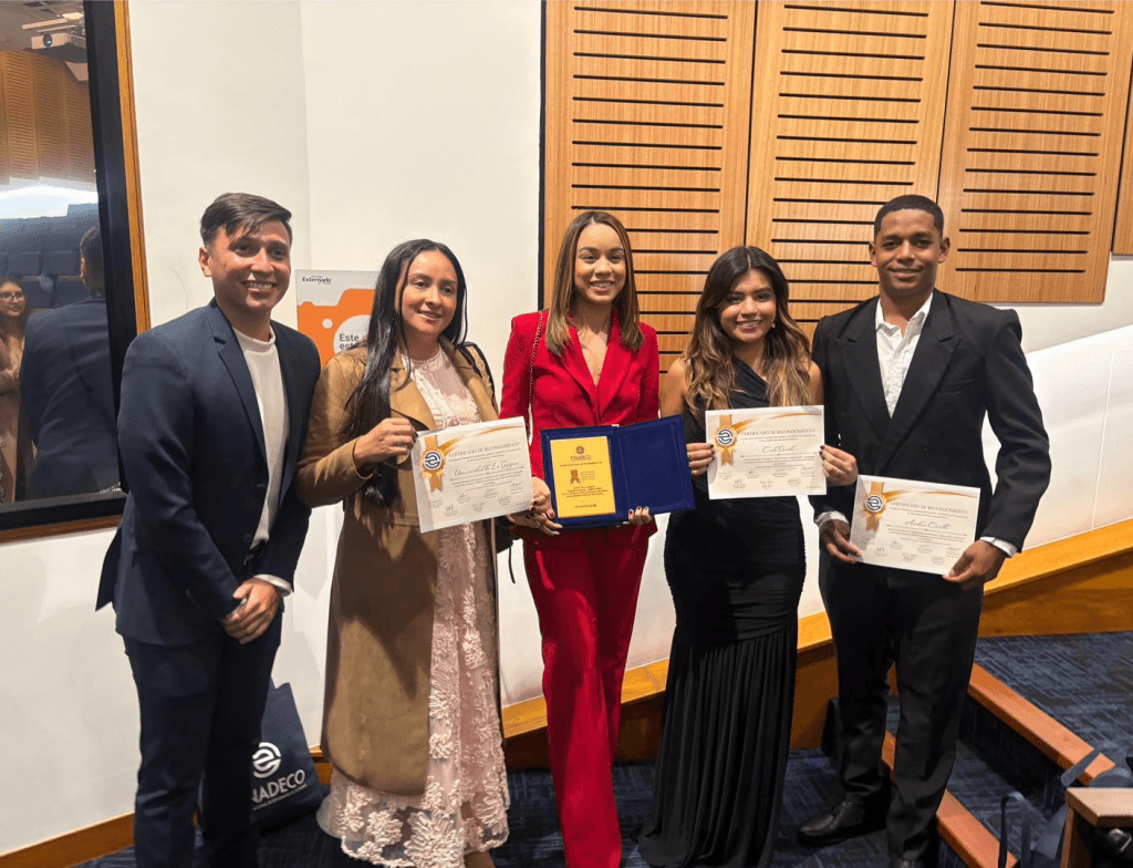 Uniguajira se lleva tres premios en encuentro nacional de economistas