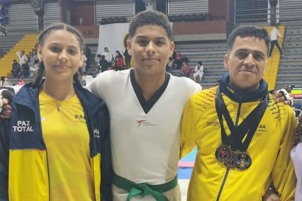 Hermanos riohacheros ganan medallas en campeonato internacional de taekwondo sin apoyo estatal