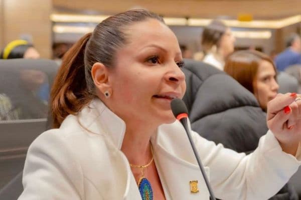 Senado aprueba avance clave para restaurar la mesada 14 a maestros oficiales