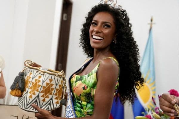 Riohacha recibe con honores a Olga María Álvarez, tercera princesa del Concurso Nacional de Belleza