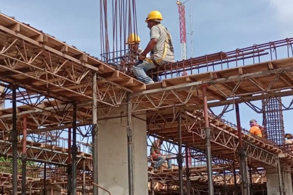 Petro ordena intervención urgente del hospital de Nazareth tras años de retrasos