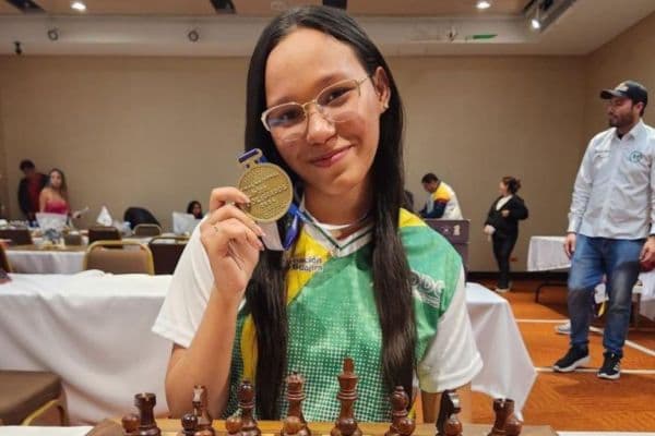 Una guajira de 16 años brilla en ajedrez nacional y pide apoyo para seguir soñando