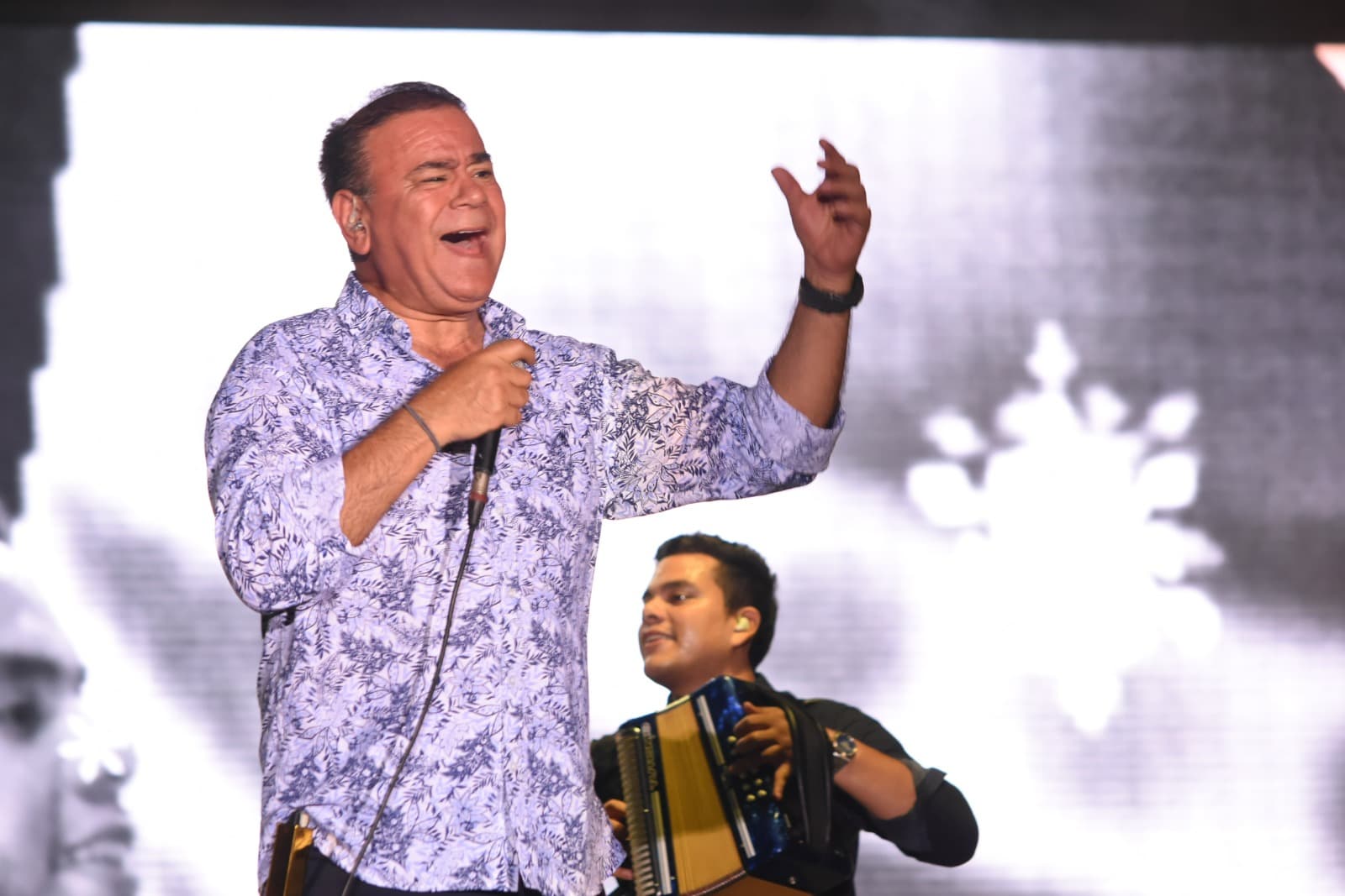 Iván Villazón trae 'El Merenquetengue', la fusión de vallenato y jazz que promete pegarse en las radios