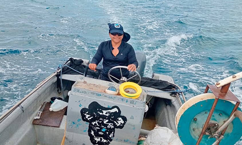 FISHe: las pescadoras de Providencia que se organizan "juntas como las olas, fuertes como el océano"