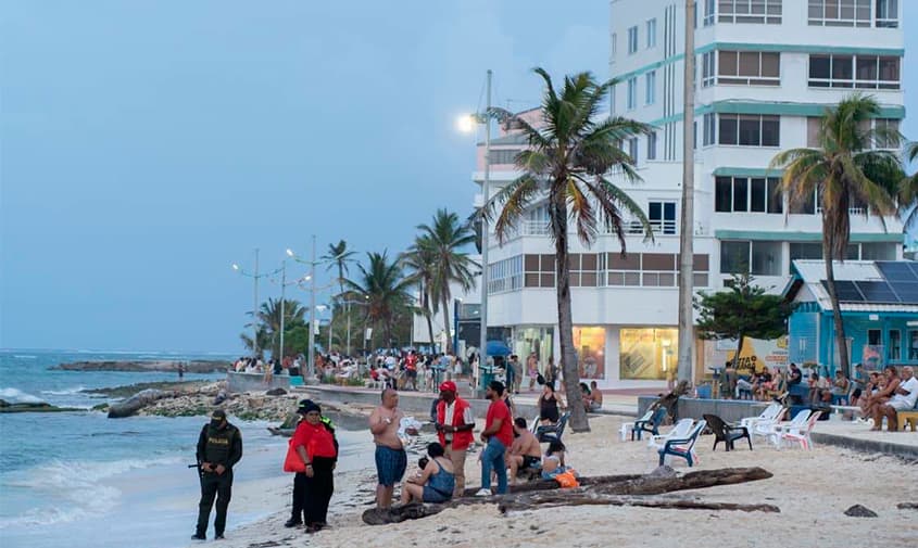 San Andrés refuerza vigilancia en playas con nuevo horario nocturno de restricción