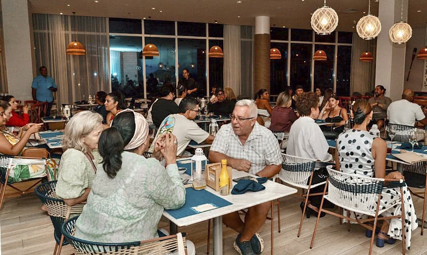 Varka invita a celebrar el Día de la Madre con almuerzo especial y música en vivo