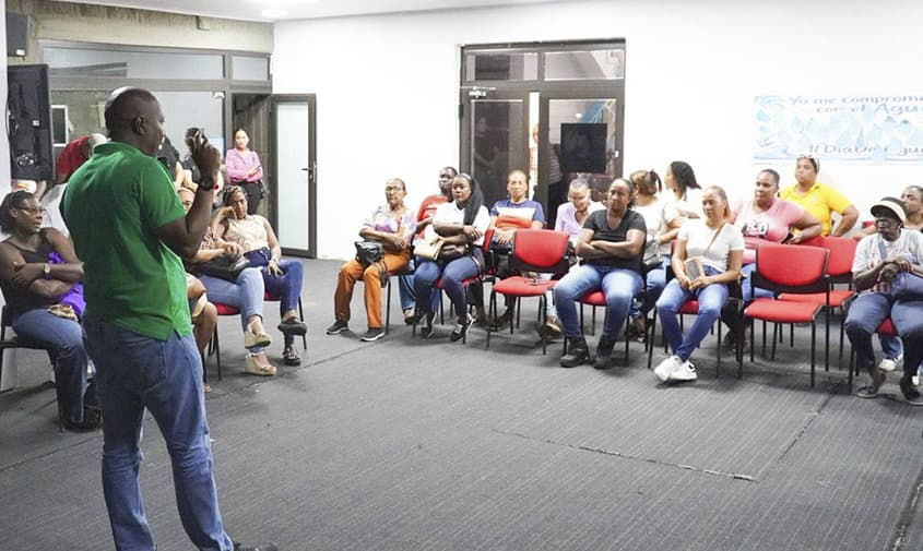 Pescadoras artesanales de San Andrés reciben atención en salud mental y autocuidado