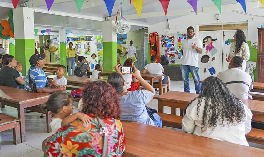Padres de familia aprenden a proteger el mar desde los Centros de Desarrollo Infantil