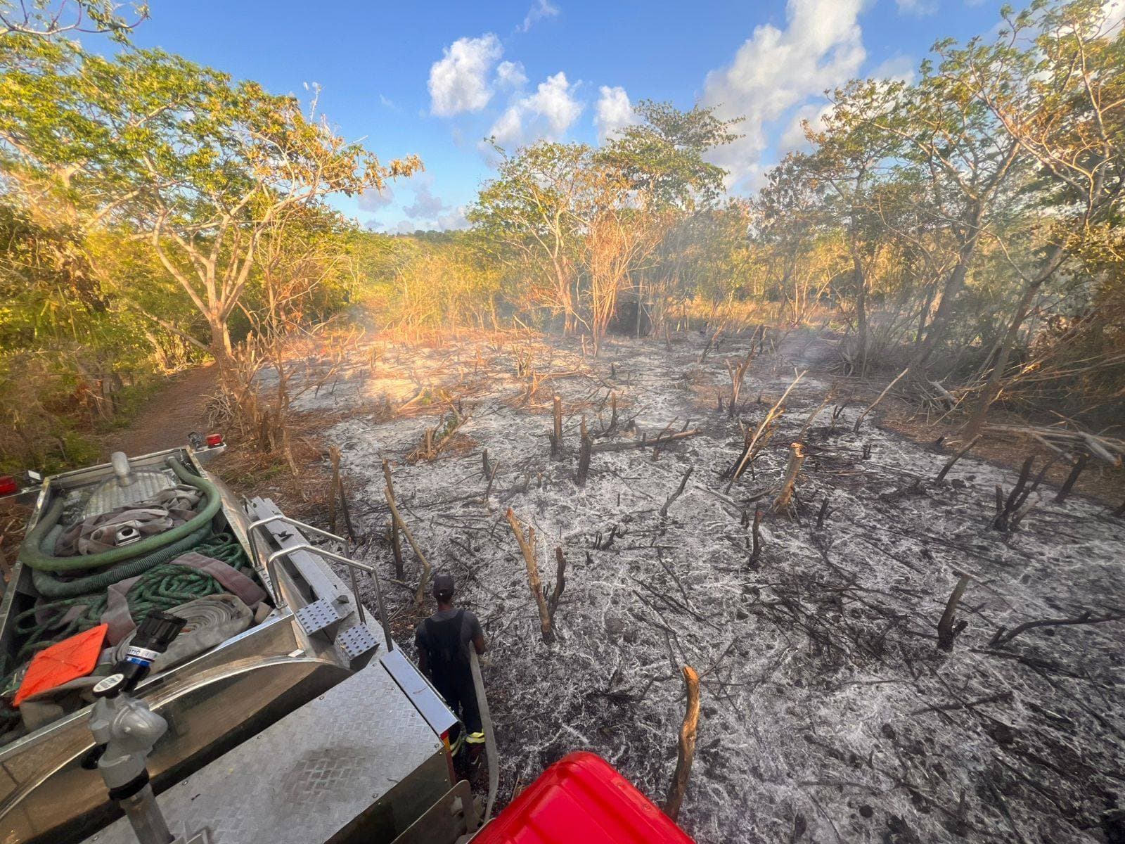 San Andrés en alerta: incendios y quemas se disparan por la sequía que azota la isla