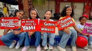 Gobernador Yamil Arana entrega pavimentación en Olaya Herrera tras espera de más de 80 años