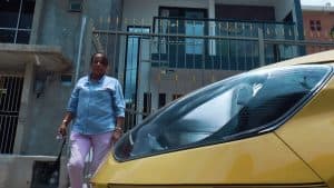 Rosa recibe su taxi y llora: "El doctor Dumek me cambió la vida"