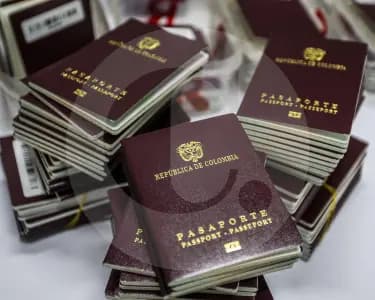 Procuraduría pide frenar los nuevos pasaportes por irregularidades en los contratos