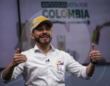 De la Espriella denuncia supuesto plan para asesinarlo con francotirador durante campaña